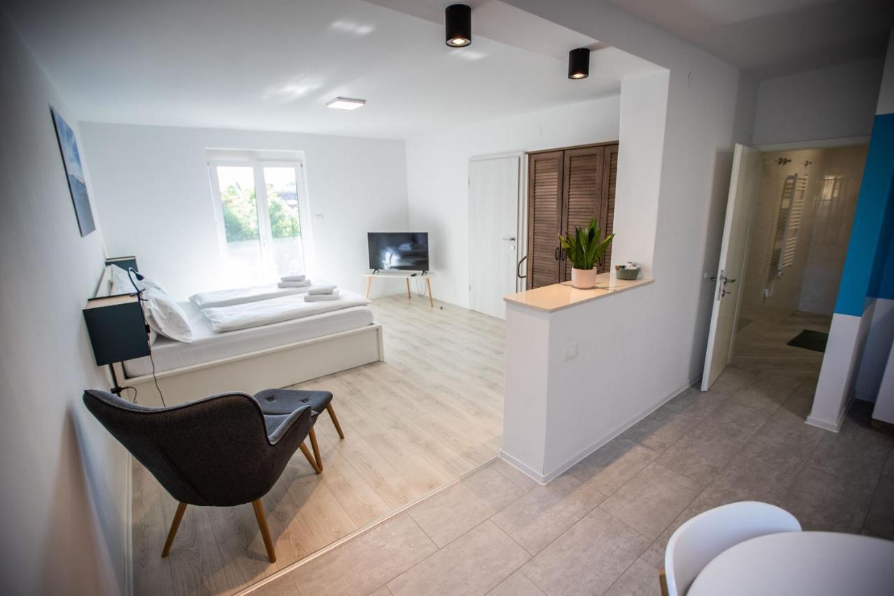 Aloha Apartments โคเปร์ ภายนอก รูปภาพ
