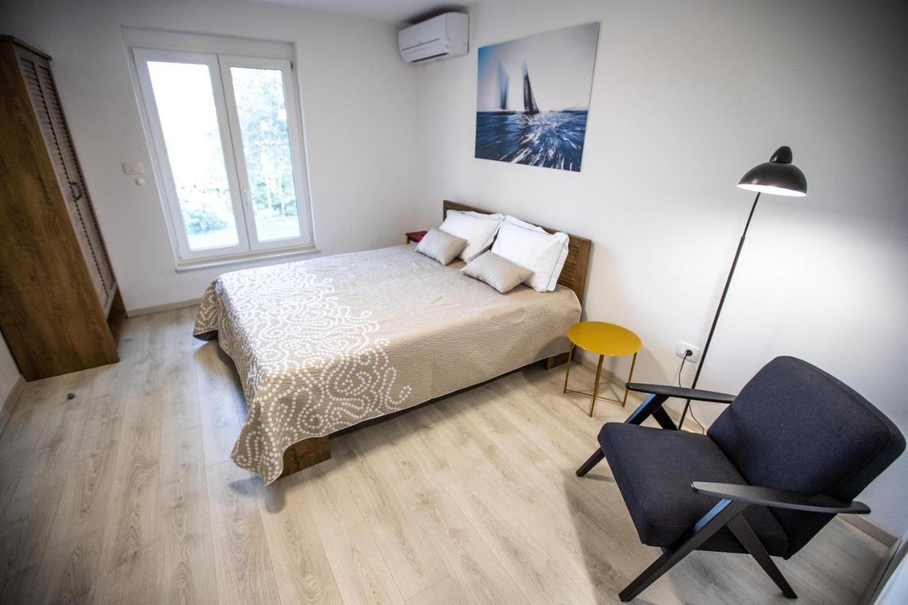 Aloha Apartments โคเปร์ ภายนอก รูปภาพ